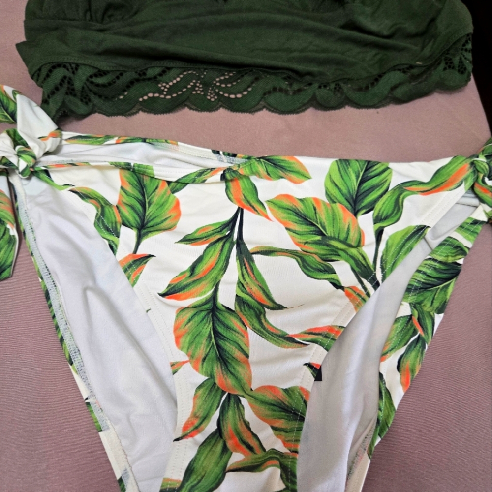 LEAF PRINT BIKINI BOTTOMS